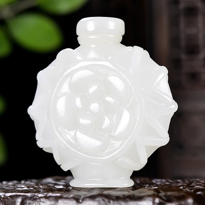 富贵有福】鼻烟壶 和田玉白玉 脂白细腻油润 器皿重量45.84g