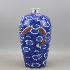 青花釉里红龙纹梅瓶