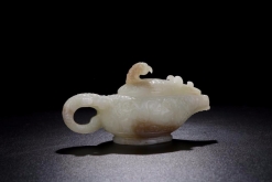 清.和田白玉带沁大料掏挖缠雅致茶壶摆件  规格：高8cm 长14