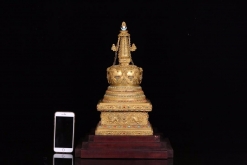 十八世纪，藏传佛教、铜鎏金药师佛佛塔。